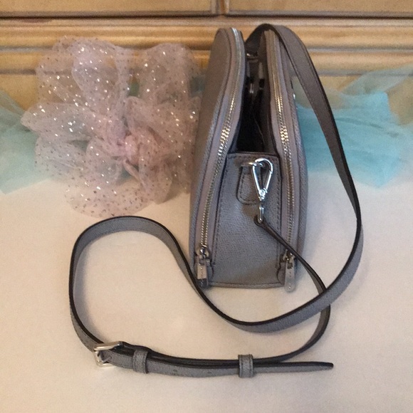 New Michael Kors Crossbody Bag Pebble Gray NWOT - Picture 2 of 16